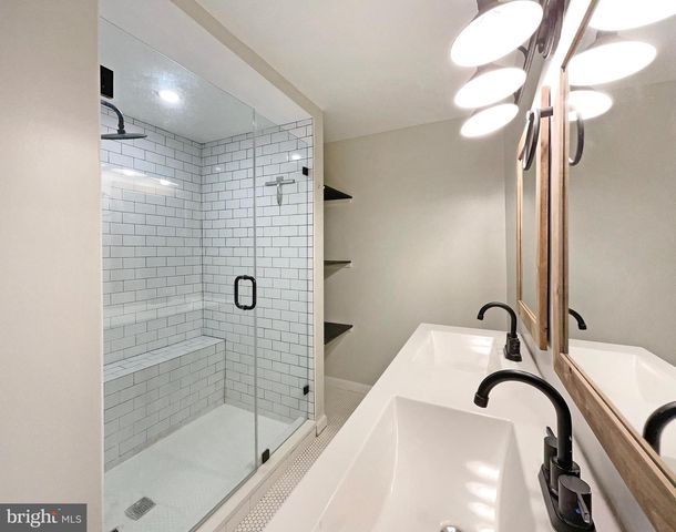 3118 BURGUNDY RD, Alexandria, VA 22303