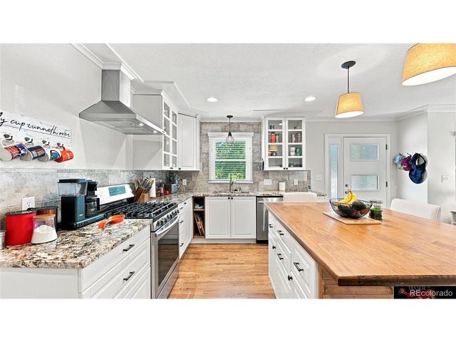 4639 S Fox St, Englewood, CO 80110