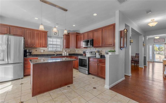 1056 Snead DR, Suffolk, VA 23434