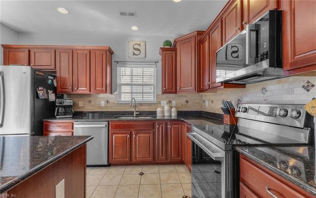 1056 Snead DR, Suffolk, VA 23434