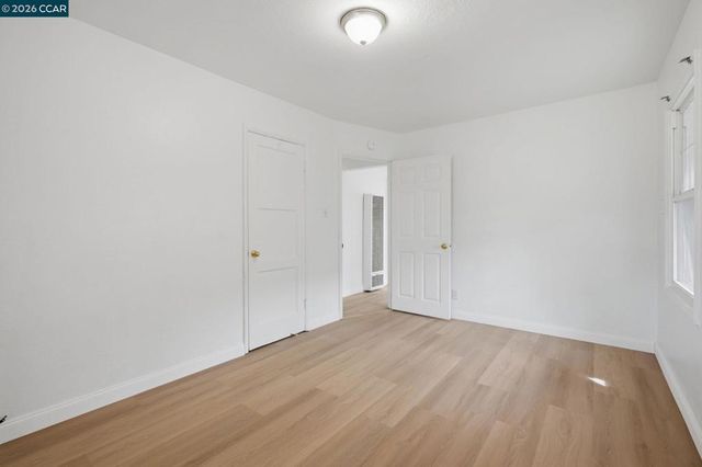 6719 Eastlawn St, Oakland, CA 94621