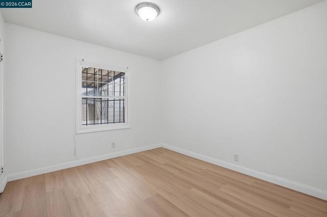 6719 Eastlawn St, Oakland, CA 94621