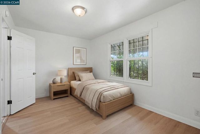 6719 Eastlawn St, Oakland, CA 94621