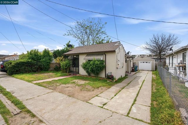 6719 Eastlawn St, Oakland, CA 94621