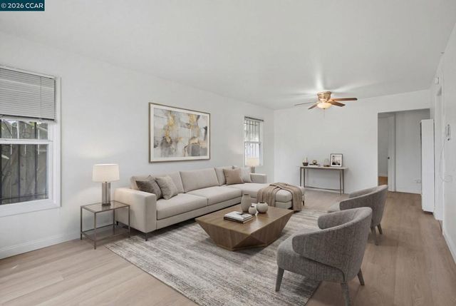 6719 Eastlawn St, Oakland, CA 94621