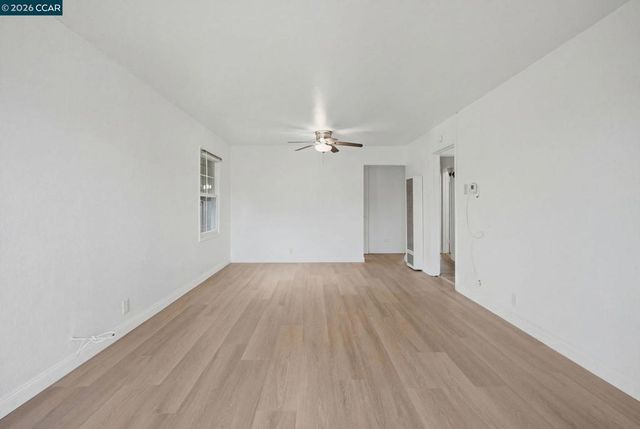 6719 Eastlawn St, Oakland, CA 94621