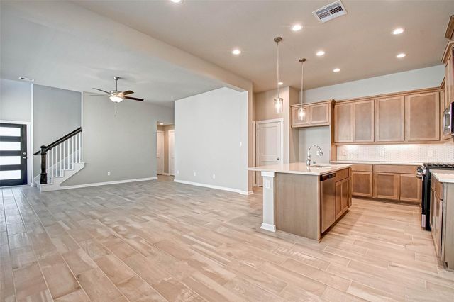 315 N Spotted Fern Drive, Montgomery, TX 77316