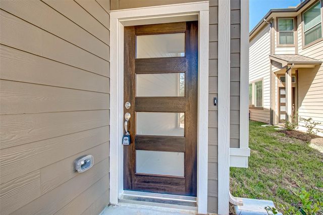 315 N Spotted Fern Drive, Montgomery, TX 77316