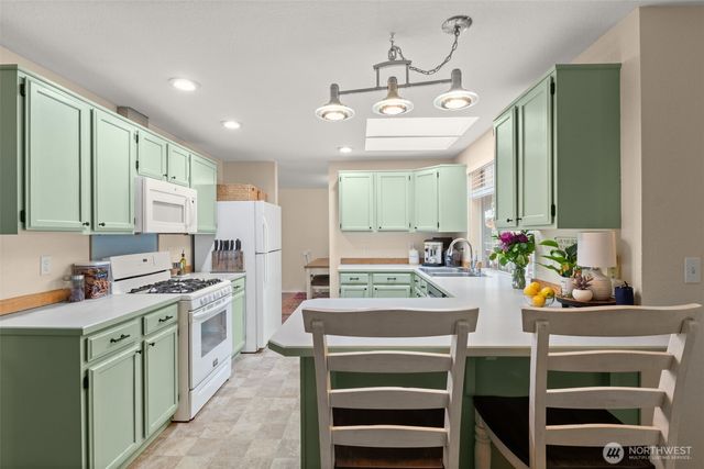 5821 Winnwood Drive SE, Olympia, WA 98513