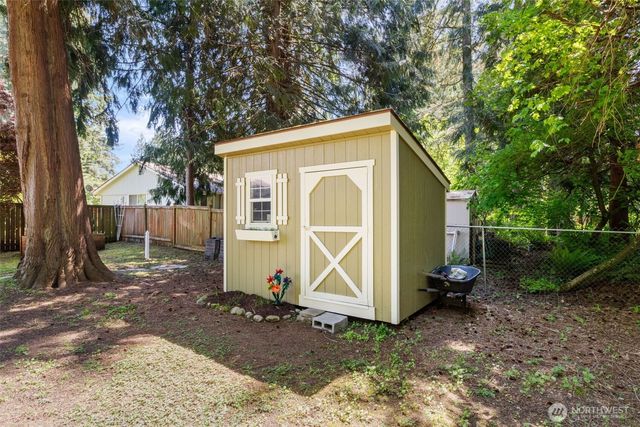 5821 Winnwood Drive SE, Olympia, WA 98513
