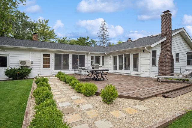 853 Happ Road, Northfield, IL 60093