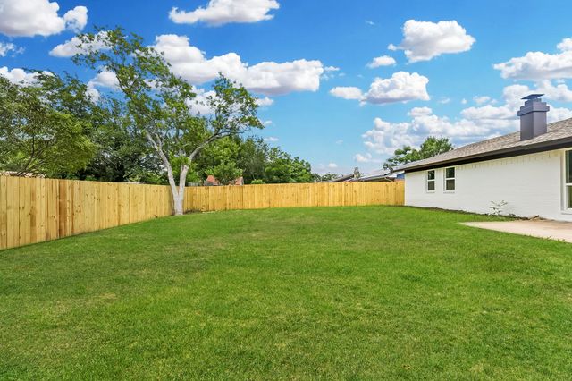 2003 Deerfield Drive, Carrollton, TX 75007