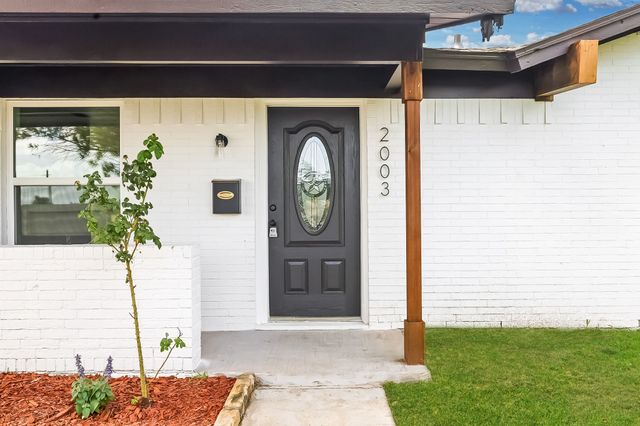 2003 Deerfield Drive, Carrollton, TX 75007