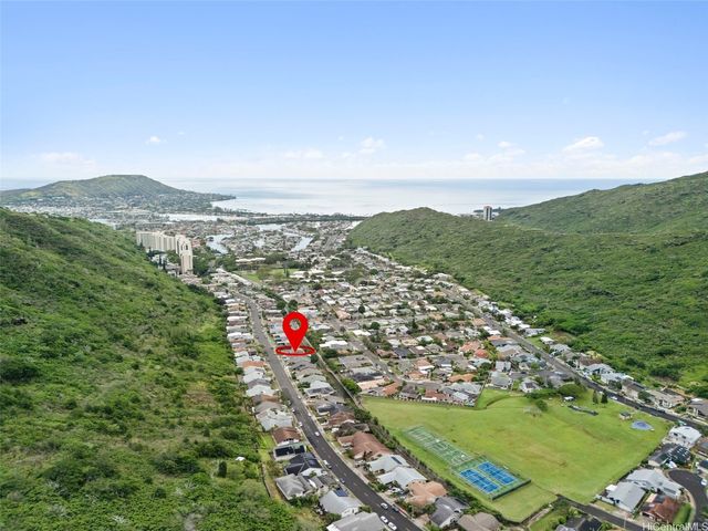 702 Hahaione Street, Honolulu, HI 96825