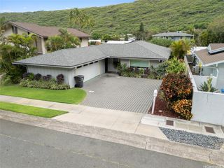 702 Hahaione Street, Honolulu, HI 96825