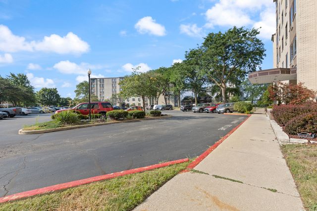 9720 S Pulaski Road 502, Oak Lawn, IL 60453