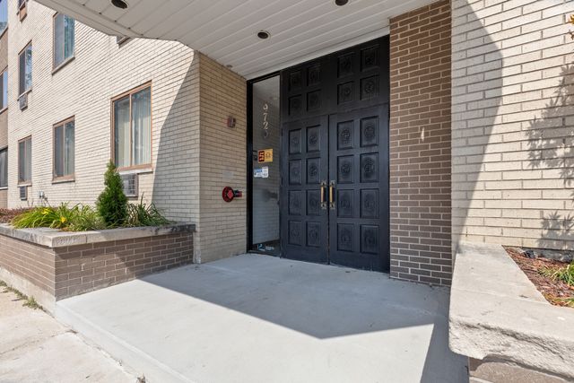 9720 S Pulaski Road 502, Oak Lawn, IL 60453