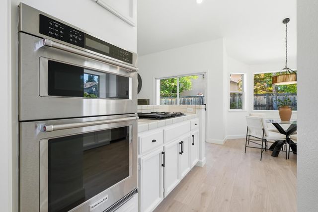 282 Thorndike Way, Folsom, CA 95630