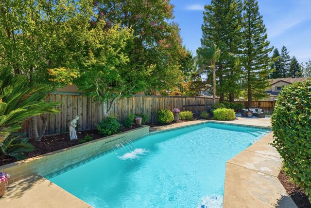 282 Thorndike Way, Folsom, CA 95630