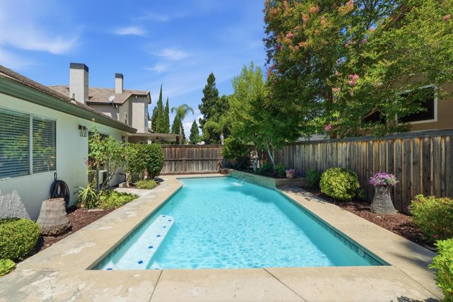 282 Thorndike Way, Folsom, CA 95630