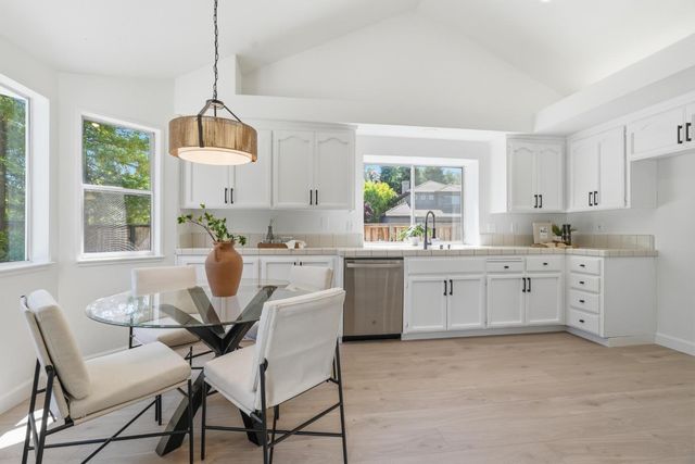 282 Thorndike Way, Folsom, CA 95630