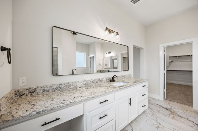 121 CR 207, Valley View, TX 76272