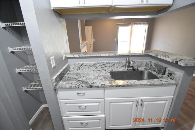 8718 MALLARD RESERVE DRIVE 202, Tampa, FL 33614