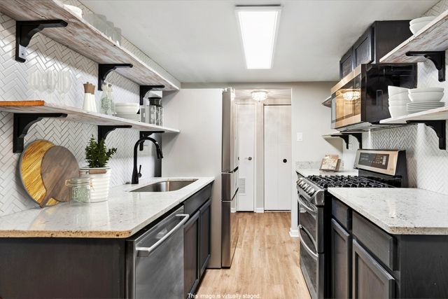 8025 Woodglen Lane 112, Downers Grove, IL 60516