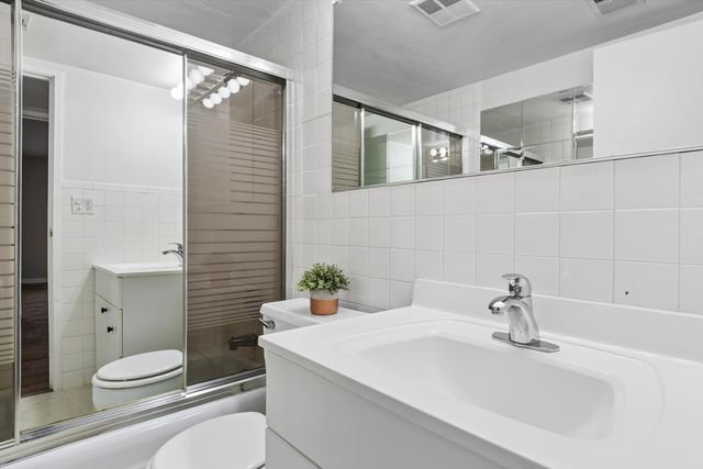 8025 Woodglen Lane 112, Downers Grove, IL 60516