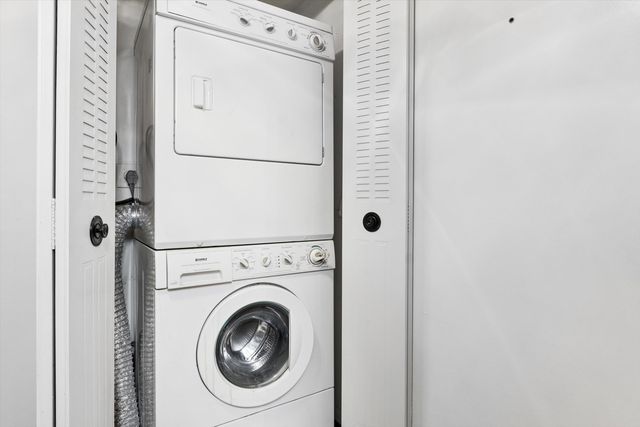 8025 Woodglen Lane 112, Downers Grove, IL 60516