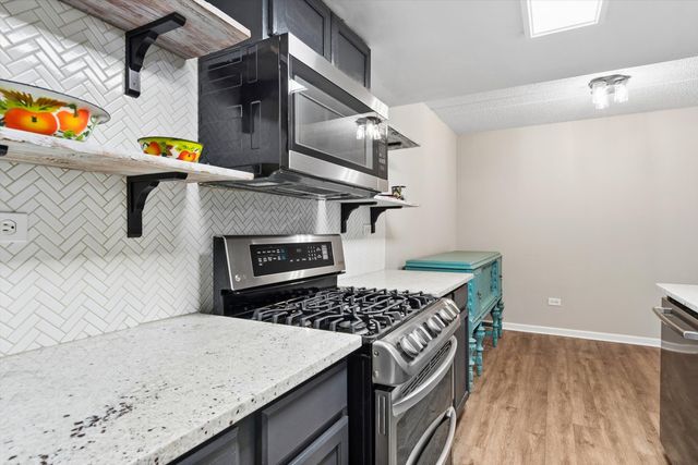 8025 Woodglen Lane 112, Downers Grove, IL 60516