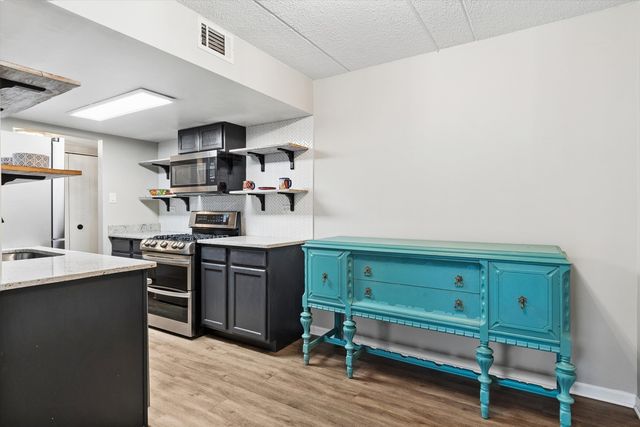 8025 Woodglen Lane 112, Downers Grove, IL 60516