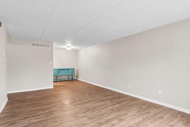 8025 Woodglen Lane 112, Downers Grove, IL 60516