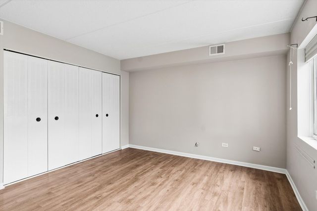 8025 Woodglen Lane 112, Downers Grove, IL 60516