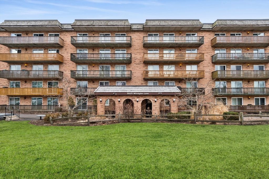 8025 Woodglen Lane 112, Downers Grove, IL 60516