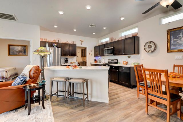 1348 Tierra Verde Loop NW, Los Lunas, NM 87031