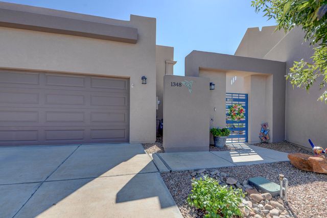 1348 Tierra Verde Loop NW, Los Lunas, NM 87031