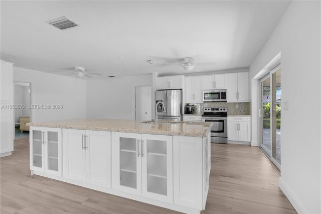 13905 SW 78th Ct, Palmetto Bay, FL 33158