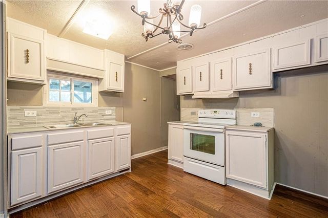 821 Everett Springs Road, Calhoun, GA 30701