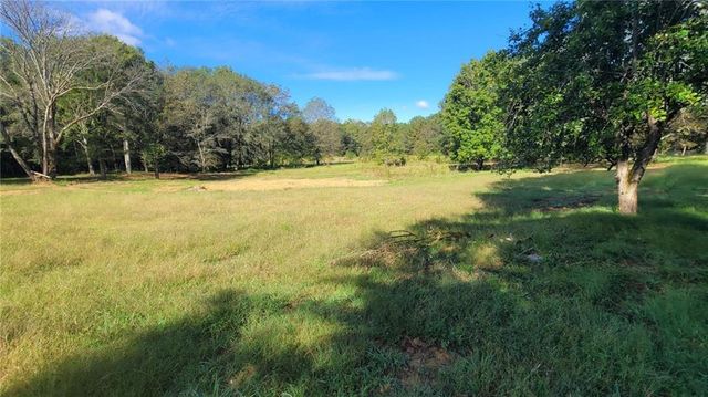 821 Everett Springs Road, Calhoun, GA 30701