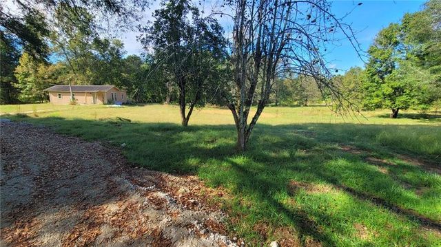 821 Everett Springs Road, Calhoun, GA 30701