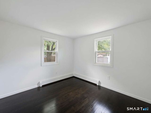 32 Simon Road, Enfield, CT 06082