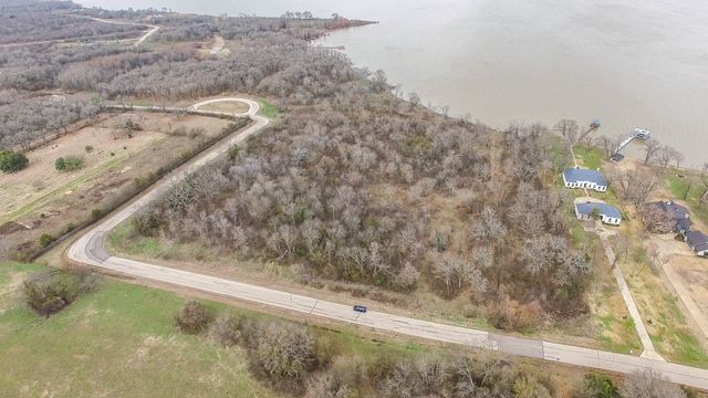 8615 Southern Shore Court, Kemp, TX 75143