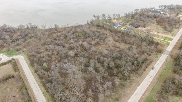 8615 Southern Shore Court, Kemp, TX 75143