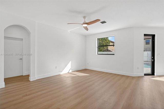 11556 SW 234th St, Homestead, FL 33032