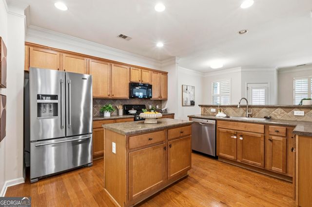 910 Silver Lake Drive, Acworth, GA 30102