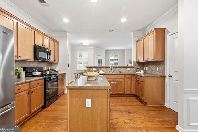 910 Silver Lake Drive, Acworth, GA 30102