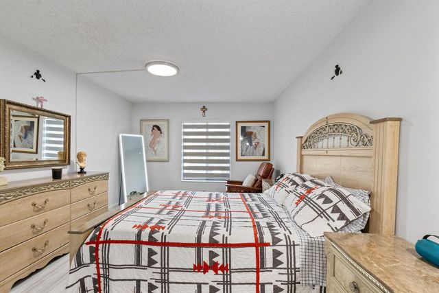 712 Sunny Pine Way E2, Greenacres, FL 33415