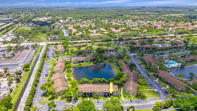 712 Sunny Pine Way E2, Greenacres, FL 33415