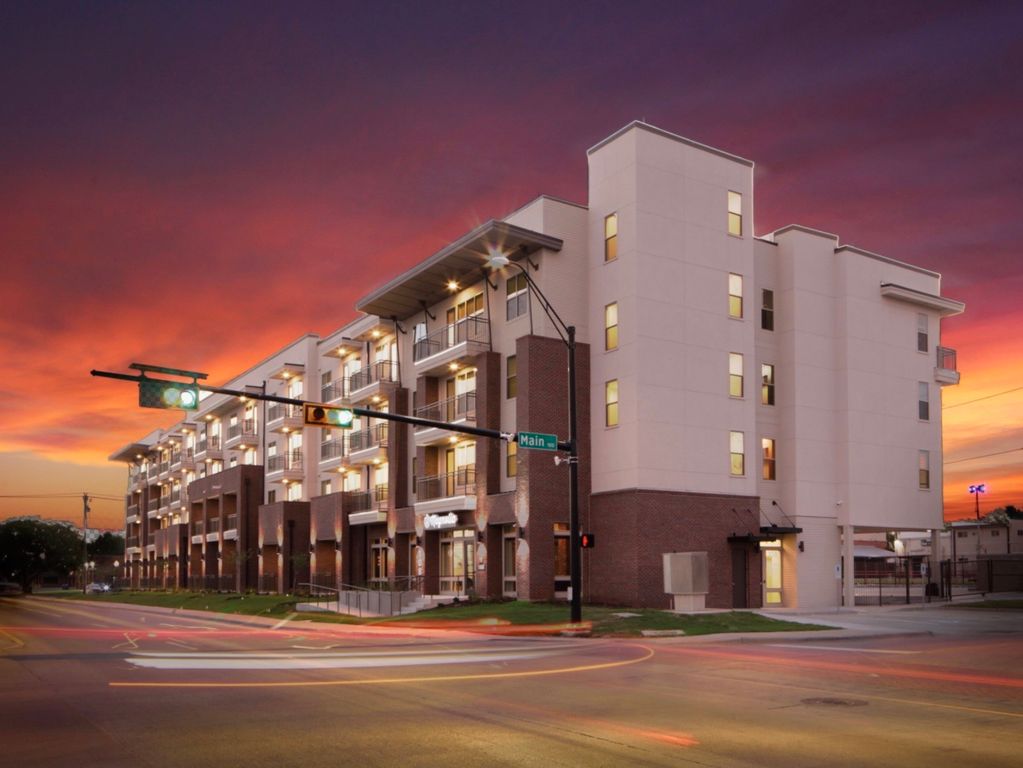 108 N US 377 420, Roanoke, TX 76262